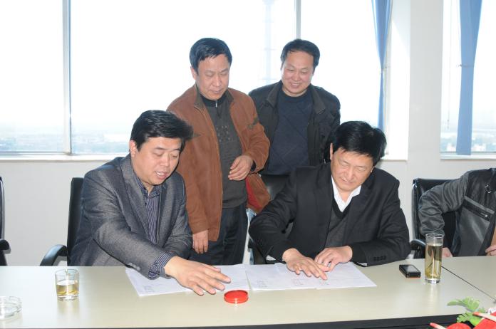 2012年3月31日，洛陽市國資委與魏振幫、李佑生、牛俊輝、李愛科、張斌等5人組成的職工聯(lián)合購買體簽訂《產(chǎn)權(quán)轉(zhuǎn)讓協(xié)議》。